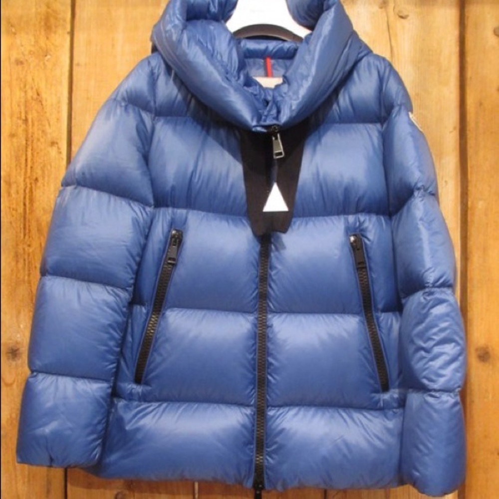 Moncler Serin Size 4/XL Women